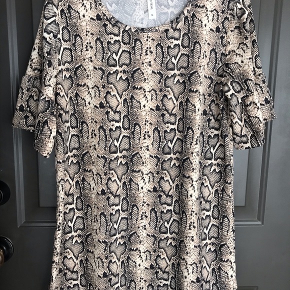 Python Flare Sleeve Top - Picture 3 of 4